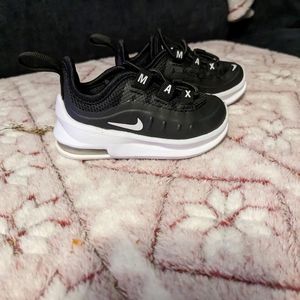 Nike baby air max size 2
